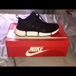 Nike Pocketknife DM Black/Black-Black-White